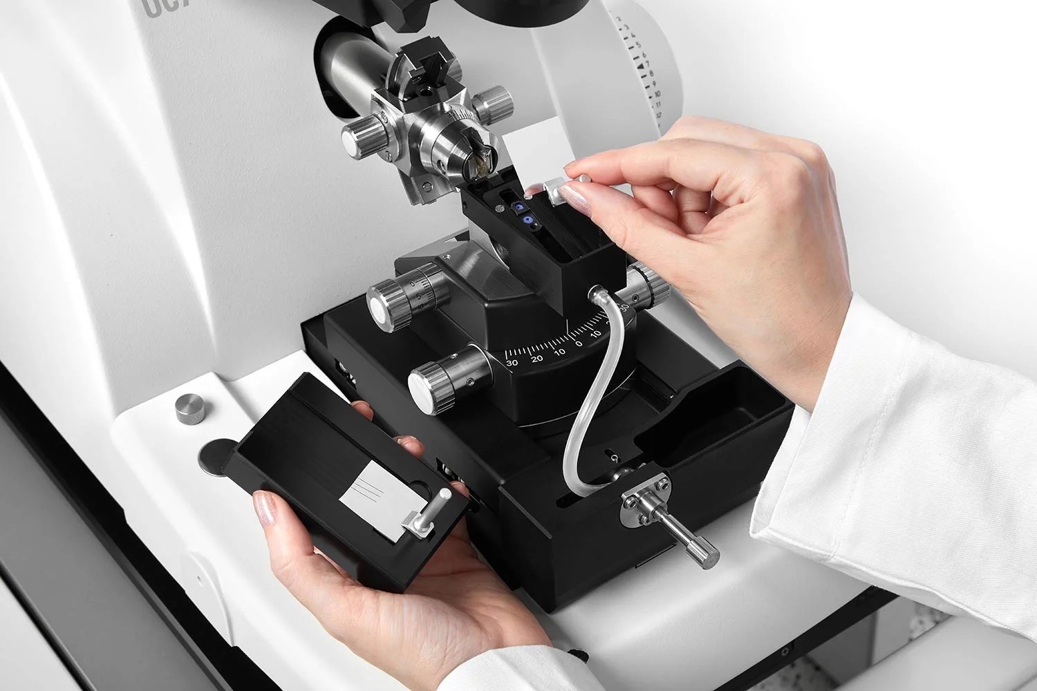 Ультрамикротом Leica EM UC7 / FC7